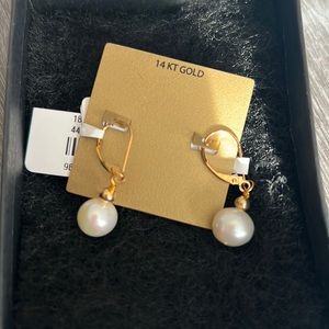 14k gold freshwater pearl earrings